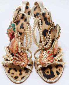 Roberto Cavalli Pearl & Rhinestone Shell Heels Winter 2024, Roberto Cavalli, Mood Board, Summer Outfits, Fashion Inspo, Chiffon, Fall Winter, Magazine, Heels