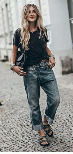 Tan Trainers Outfit, Pop Rock Concert Outfit, Tomboy Style Outfits Feminine, Urban Chic Style, Clothes Fashion Outfits, Fashion Outfits Casual, Casual Outfits Fashion, Tomboy Chic, Estilo Hippie