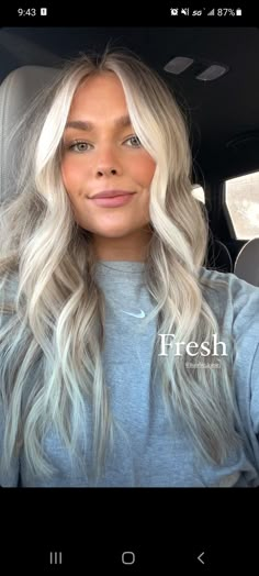 Cool Blonde Hair With Lowlights, Light Blonde Hair With Money Piece, Summer Blonde With Money Piece, Winter Hair Ideas For Blondes, Blonde Blended Hair, Blonde Hair Color Ideas Money Piece, Blonde Hair Color Ideas With Shadow Root, Blonde Hair With Thick Money Piece, Blonde Hair With Ash Lowlights