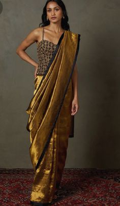 Black And Golden Blouse, Plain Saree Blouse, Blouse And Palazzo, New Fashion Saree, Gold Saree, Golden Blouse, Golden Saree, Gold Haram, Zardozi Embroidery