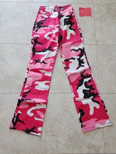 Women Pink Camo Pants Cargo Trousers Camouflage Pants Casual size 11 - 12 (BOX #21). Quince Outfits, Pink Camo Pants, Camouflage Pants, Pants Cargo, Camo Pants, Women Pink, Pink Camo, Coat Outfits, Pants Casual