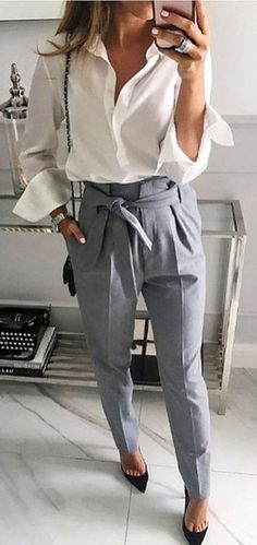 What To Wear With Grey Pants: 5 Amazing Outfits | The European Closet Cute Snow Outfits, Trendy Fall Outfits For Women, Grey Prom Dresses, White Dress Shirt Women, Winter Pants Outfit, Fashion Dresses Formal, Professional Work Outfit