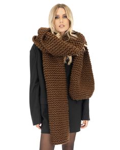 Our handmade “Ohh-so-Cosy” blanket scarf is the perfect addition to any autumn or winter outfit. Whether teamed with skinny jeans or thrown above your leather jacket, this big, warm and statement-making knitted scarf look fantastic and it makes sure you are so ready to rock this cold-weather in style! This is a 100% Handmade piece in Greece. Please note that this unique item is being knitted by order (after you place your order) and it is a chunky, oversized, heavy knit. Our models height is 1,7 Super Scarf, Scarf Chunky, Ribbed Scarf, Sweater Wrap, Hand Knit Shawl, Chunky Knit Scarves, Chunky Scarf, Knitted Shawl, Mum Fashion