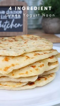 Greek Yogurt Naan Bread Naan Greek Yogurt, High Protein Naan Bread, Greek Yogurt Naan Bread, Low Calorie Naan Bread, Keto Recipes With Greek Yogurt, Yogurt Flat Bread Recipe, Low Calorie Naan, Naan Bread With Yogurt, Greek Yogurt Naan