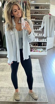 Wfh Fits, Stay Home Outfits, 2025 Outfit, Cute Lounge Outfits, Faux Leather Leggings Outfit, Fashion 2025, Work Outfit Inspiration, Lounge Outfits, Leather Leggings Outfit