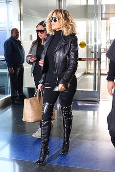 Thigh High Heels Outfit, Black Thigh High Boots Outfit, How To Wear Thigh High Boots, Estilo Khloe Kardashian, Khloe Kardashian Outfits, Thigh High Boots Outfit, High Heel Boots Outfit, Khloe Kardashian Style, Estilo Kardashian