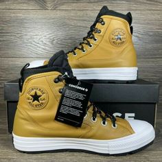 Converse Chuck Taylor Leather, Leather Chuck Taylors, Boots Outfit Men, Chukka Sneakers, Mens Business, Fantastic Shoes, Shoes Outfit Fashion, Waterproof Sneakers