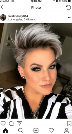 Funky Short Hair, Short Grey Hair, Sassy Hair, Penteado Cabelo Curto, Short Pixie Haircuts, Short Hair Haircuts, Short Hair Styles Pixie, Winter Hairstyles, Pixie Hairstyles