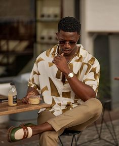 Audrey Lunda Classy Black Men, Black Men Summer Fashion, Cuban Fashion, Costume Africain, Dapper Mens Fashion, Mens Business Casual Outfits