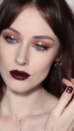 Black Hair Fair Skin Makeup, Ruby Makeup Look, Merlot Makeup Look, Autumn Makeup Wedding, Bridal Makeup With Dark Lips, Vampy Glam Makeup, Maroon Hair Makeup, Bridesmaid Makeup Winter Wedding, Maroon Makeup Ideas