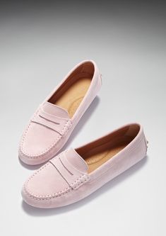 Hugs & Co. ice pink penny loafer driving shoes for women. Moccasin style driving loafers in luxurious ice pink suede upper and lined with a soft leather for extra comfort. Made in Portugal 100% Suede Upper featuring a 100% Leather Lining Rubber studded sole in gum colour Pink Loafers, Moccasins Style, Driving Loafers, Penny Loafer, Driving Shoes, Pink Suede, Penny Loafers, Summer Colors, Shoes For Women