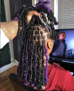 Butterfly Locs Purple And Black, Cotton Candy Butterfly Locs, Back To School Hairstyles For 7th Grade, Black And Purple Locs, Butterfly Locs Color Ideas, Back To School Hairstyles Locs, Butterfly Locs With Color, Weave Hairstyles Braided, Butterfly Locs