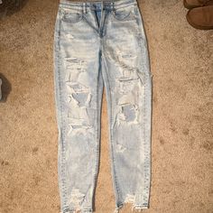 Brand New, Never Worn American Eagle Ripped High Rise Jeans Jeans Distressed, Simple Trendy Outfits, American Eagle Jeans, Jeans Color, American Eagle Outfitters Jeans, High Rise Jeans, Fancy Dresses, High Jeans, Ripped Jeans