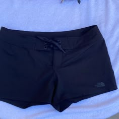 North Face Womens 10 Nylon Back Shorts. Tie Front With Velcro Measures 17 Inches Across Top Of Short 11 Inches In Length 3 Inch Inseam One Back Pocket .. Lightweight Quick Dry Great For Running Or Going Into The Water Super Cute. Casual Nylon Bottoms By The North Face, Black Spandex Shorts Outfit, The North Face Black Sports Bottoms, Casual Black Bottoms By The North Face, Cute Nike Outfits, North Face Womens, North Face Shorts, Into The Water, Uniform Pants