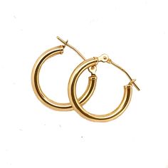 gold hoop earrings Light Weight Gold Earrings, Gold Earrings Hoops, Gold Small Hoop Earrings, Jewelry Hoop Earrings, Creole Earrings, 14k Gold Hoop Earrings, Preppy Jewelry, Golden Hoops, Small Gold Hoops