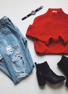 Get X'mas vibing with this comfy red sweater! Magazine Inspiration, Sweatpants Outfit, Coat Outfit, Winter Mode, Design Magazine, Red Sweater, Outfit Goals, On The Floor