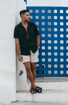 Greece Vacation Outfit Men, Men’s Honeymoon Outfits, Mens European Fashion Summer Casual, Tulum Outfits Men, Mens European Fashion Summer, What To Wear On A Boat, European Mens Fashion, Men Vacation