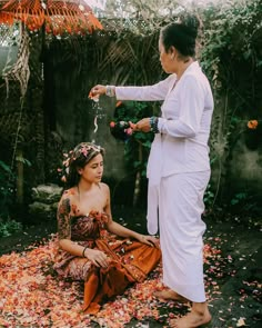 Soul purification ritual : "melukat" in Bali. Lead by Desak Akeno. #tridesnahealing My own prayers for us. “Om Hrim Shreem Klim Adya Kalika Param Eshwari Swaha” Dear Dark mother, bestow upon us your love and strength. Destroy our pain and fear, show us the path towards liberation. Takes us across the deepest darkness to reach the highest light. Jai Maa Kali ✨💜✨ Bali Healing Retreat, Bali Healing, Collective Effervescence, Purification Ritual, Jai Maa Kali, Healing Circle, Body Temple