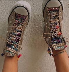 Embroidered Converse, Funky Shoes, Embroidery Shoes, Embroidered Shoes, Aesthetic Shoes, Swag Shoes, Shoe Art