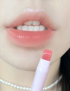 Makeup And Hairstyles, Glossy Lips Makeup, Tags Ideas, Kawaii Makeup, Makeup Accesories, Lip Makeup Tutorial, The Killers, Doll Makeup