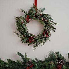 Foliage & Berries Christmas Door Wreath - Green And Red Christmas Front Door Decor - Reusable Christmas Decorations - Holiday Decor Fireplace Garland, Christmas Door Wreath, Front Door Christmas Decorations, Christmas Cracker, Artificial Christmas Wreaths, Foliage Wreath, Christmas Door Wreaths, Christmas Front Doors, Artificial Foliage