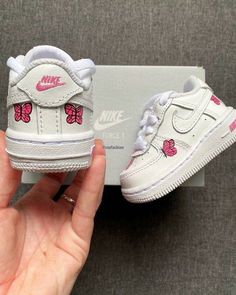 Custom Air Force 1 Pink, Air Force 1 Pink, Custom Baby Shoes, Luxury Baby Clothes, Shoes Nike Air Force, Baby Nike, Shoes Nike Air