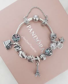 How To Style Pandora Bracelet, Pandora Bracelets Ideas, Pulsera Pandora Charms Ideas, Pandora Charm Bracelet Ideas, Pandora Bracelet Ideas, Pandora Jewlery, Pandora Bracelet Charms Ideas, Pandora Bracelet Designs, Pandora Inspiration