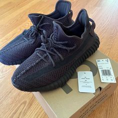 Yeezy Boost 350 V2-Black Non Reflective Size Us 8.5 M Never Been Worn-Verified Sale From Goat. With Original Box #Yeezy #Yeezyboost #Neverbeenworn Jordan 1 Low White, Yeezy Black, Mens Yeezy, Yeezy 350, Yeezy Shoes, 350 V2, Yeezy Boost 350, Jordan 1 Low, Yeezy Boost