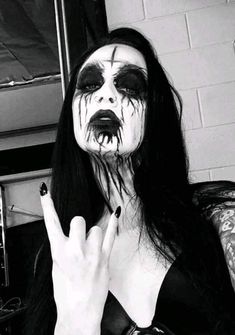 Black Metal Corpse Paint, Black Grunge Aesthetic, Black Metal Fashion, Corpse Paint, Black Metal Girl, Black Metal Art, Goth Model