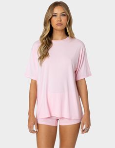 Cozy And Cute, This Oversized T-Shirt Is Like Your Boyfriend's Favorite Tee, Only Better. Wear It With The Matching Shorts To Complete The Look. Loungewear T-Shirt. Oversized Fit. 95% Cotton, 5% Spandex. Model Wears Size S. Model Height Is 5'8. Item Care: Machine Wash At Maximum 30ºc, Do Not Bleach, Tumble Dry Low, Iron At A Maximum Of 110ºc, Do Not Dry Clean. | Edikted Bf Oversized Tee Flannel Sweatshirt, Oversized Crewneck, Casual Summer Tops, Casual Tops For Women, Dressy Tops, Sweaters And Jeans, Oversized T Shirt, Oversized Tee, Graphic Tee Shirts