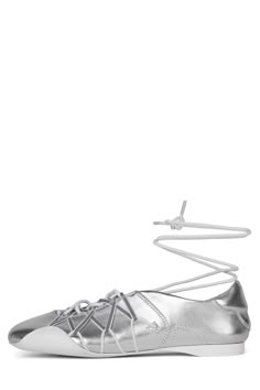 M-V-P Jeffrey Campbell Ballerina Flat Silver White Sporty High Fashion, Cool White Shoes, Avant Garde Shoes, Ballerina Sneakers, Ballet Sneakers, Cute Winter Fits, Half Awake, Pumped Up Kicks, Port Royal