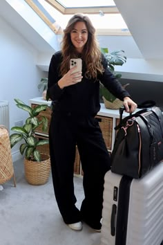 Comfy Casual Travel Outfits, International Airplane Outfit, Airport Outfits For Long Flights, Nike Travel Outfit, Flight Attire Outfits, Travel Outfit Ideas For Women Over 40, Travel Leisure Outfits, Comfy Plane Outfit, Clothes For Long Haul Flight