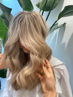 Beige Blonde Hair With Highlights, Lived In Beige Blonde, Champagne Blonde Hair Balayage, Blonde Baliage, Mousy Blonde Hair, Cashmere Blonde, Beige Blonde Highlights, Soft Blonde Hair, Beige Blonde Balayage