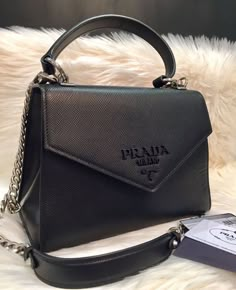 Luxury Black Purse, Black Designer Bag Aesthetic, Designer Handbag Aesthetic, Black Bags Aesthetic, Prada Style Outfit, Luxury Bags Black, Luxury Bags Aesthetic, Designer Bags Aesthetic, Prada Black Bag