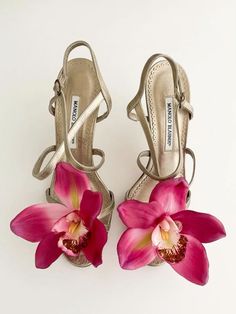 #manoloblahnik #shoes #shoeshighheels #heels #vintage #fashion #vintageheels Vintage Manolo Blahnik Shoes, Orchid Heels, Heels Vintage, Blahnik Shoes, Vintage Heels, Fresh Shoes