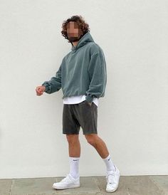 Men’s Fashion Aesthetic Summer, Mens Outfits Crewneck, Guy Summer Outfits Casual Street Styles, Men Athletic Style, Men’s Fashion Styles, Alt Mens Fashion Summer, Husky Man Outfits, Skater Aesthetic Outfits Men, Mens Summer Outfits Aesthetic