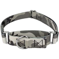 the camo dog collar has an arrow on it