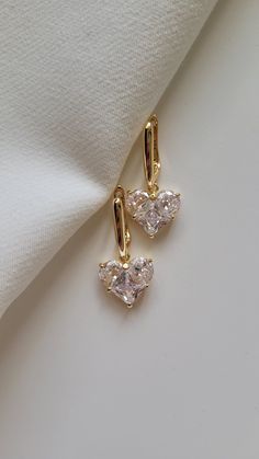 Gold Diamond Heart Earrings, Heart Diamond Earrings, Diamond Heart Earrings, Small Earrings Gold, Pretty Jewelry Necklaces, Luxe Jewelry, Classy Jewelry