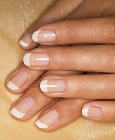 простой маникюр дома French Manicure Long Nails, Pedicure Glitter, Acrylic Nails Natural, Natural Acrylic Nails, Unghie Nail Art, Manicure Colors, French Manicure Nails, Manicure Tips, Basic Nails