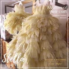 Yellow feather dress is a captivating ensemble that effortlessly combines elegance with a touch of whimsy. Adorned with delicate feathers that cascade gracefully, the dress creates a mesmerizing and ethereal effect, as each movement brings the feathers to life. The soft, feathery embellishments add a luxurious and playful element to the overall design, making it a perfect choice for special occasions and glamorous events. DETAILS: Feather Wedding Dress | Stella lemon yellow | Yellow feather dres Feather Wedding Dress, Golden Yellow Dress, Galas Photo, Wedding Dress With Feathers, Dress With Feathers, Feather Prom Dress, Feather Gown, Yellow Gown, Yellow Feathers