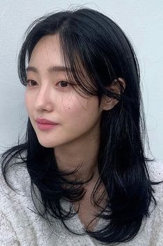 Haircut Inspiration For Round Face, Asian Round Face Hairstyles, Korean Side Bangs, Langer Pony, Haircut 2023, Korean Hairstyles, Hairstyle For Chubby Face, Bob Haircut Ideas, Side Bangs Hairstyles