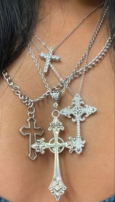 Grunge Jewelry, Edgy Jewelry, Y2k Jewelry, Jewelry Accessories Ideas, Dope Jewelry, Jewelry Fashion Trends, Jewelry Lookbook, Stacked Jewelry, Cross Jewelry