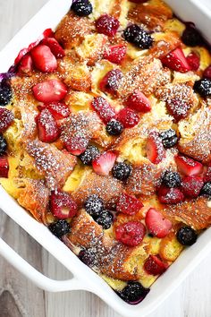 Berry Croissant Bake is filled with a mixture of berries, sweet cream cheese, and buttery croissants. Mixed Berry Croissant Bake, Berry Croissant Bake, Berry Croissant Breakfast Bake, Mixed Berries Recipes, Croissant Breakfast Ideas, Croissant Bake, Croissant Breakfast Casserole, Breakfast Bakes, Bread Puddings