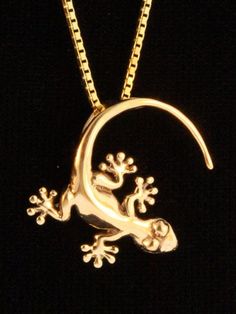 This whimsical Gecko Charm is lost wax cast in 14K gold. The charm is 3/4" high.Did you know that Geckos live on all continents except Antarctica? Most are nocturnal and they chirp and bark to communicate. They do not have eyelids but they lick their eyeballs to keep them clean and moist. If attacked by a predator, the gecko will detach it's tail as a decoy and will regenerate it. In many cultures, seeing a gecko is considered good luckThe gold chain is not included in the price. If you would li Valentine Gift For Wife, Swirl Earrings, Snake Earrings, Snake Jewelry, Valentines Day Gifts For Him, Halloween Jewelry, Earings Piercings, Gold Chains, Charm Necklace