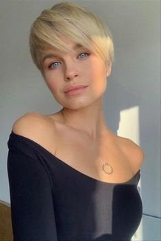 Classy Pixie Haircut, Pixie-cut Lang, Pictures Of Short Haircuts, Messy Pixie Haircut, Longer Pixie Haircut, Long Pixie Hairstyles, Roll Hairstyle, Pixie Haircut For Thick Hair, Very Short Hair