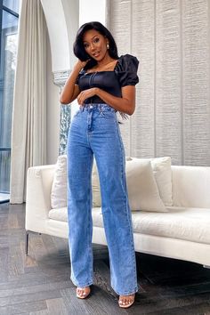 Staight Leg Jeans, Straight Leg Jeans High Waisted, Straight Leg Jeans And Heels, Straight Leg High Waisted Jeans Outfit, Evening Jeans Outfit, Straight Leg Denim Jeans, Straight Leg High Waist Jeans, Wide High Waist Jeans Outfit, Wide Leg Jeans And Heels Outfit