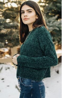 Emerald Sweater Outfit, Emerald Green Outfit, Green Sweater Outfit, Emerald Sweater, Forest Green Bridesmaid Dresses, Emerald Green Sweater, Winter Sweater Outfits, Fall Chic, Women Sweaters Winter