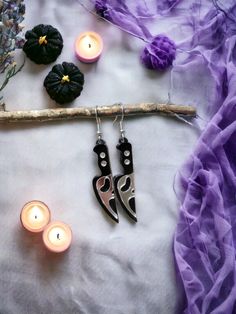 Beautiful Ghostface Knife earrings, these earrings would be great for any Scream movie fan! All findings are hypoallergenic, durable for sensitive skin. Do not hesitate to contact me with any questions. Ghostface Knife, Scream Film, Knife Earrings, Scream Ghostface, Scream Movie, Scream, Jewelry Earrings Dangle, Sensitive Skin, Etsy Earrings