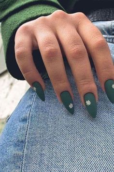 Fantastic Nails, Modern Nail Art, Modern Nails, Smink Inspiration, Matte Nails Design, Makijaż Smokey Eye, Green Nail, Her Nails, Chic Nails