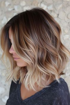 #shorthaircut #hairinspo #hairgoals #pixiecut #bobhaircut #shorthairstyles #hairtrends #hairtransformation #hairstyleideas #haircutideas #shorthairdontcare #chicshorthair #lowmaintenancehair #easyhairstyles Shoulder Length Blonde Wavy Hair, Bob Haircut Blonde Balayage, Fall Hair Shoulder Length, Short Haircut Ideas For Thick Hair, Shoulder Length Bob Hairstyles, Brown To Blonde Ombre Hair, Bob Hair Color, Chic Short Hair